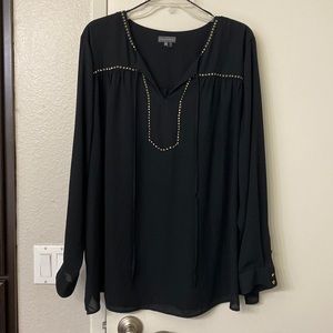 VINCE CAMUTO STUDDED BLACK TOP